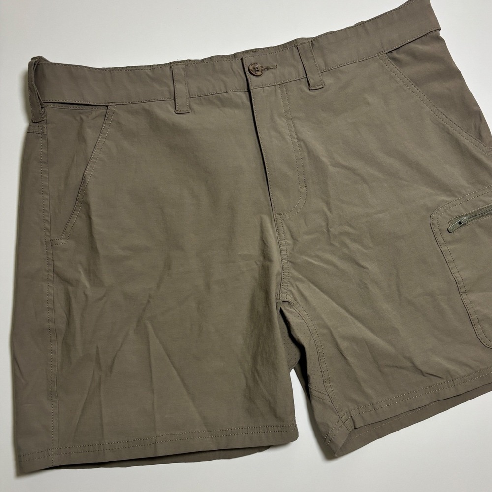 Huk Fishing Cargo Performance Stretch Shorts Mens XL‎ Brown Utility Hiking Tech